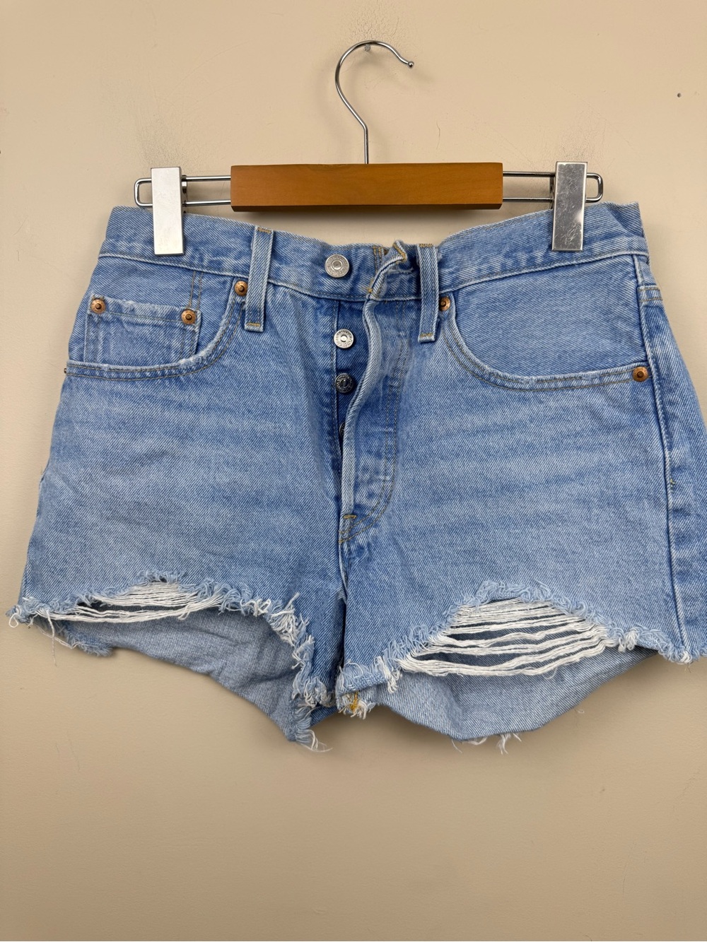 ARITZIA LEVIS 501s Jean cut off shorts denim 26